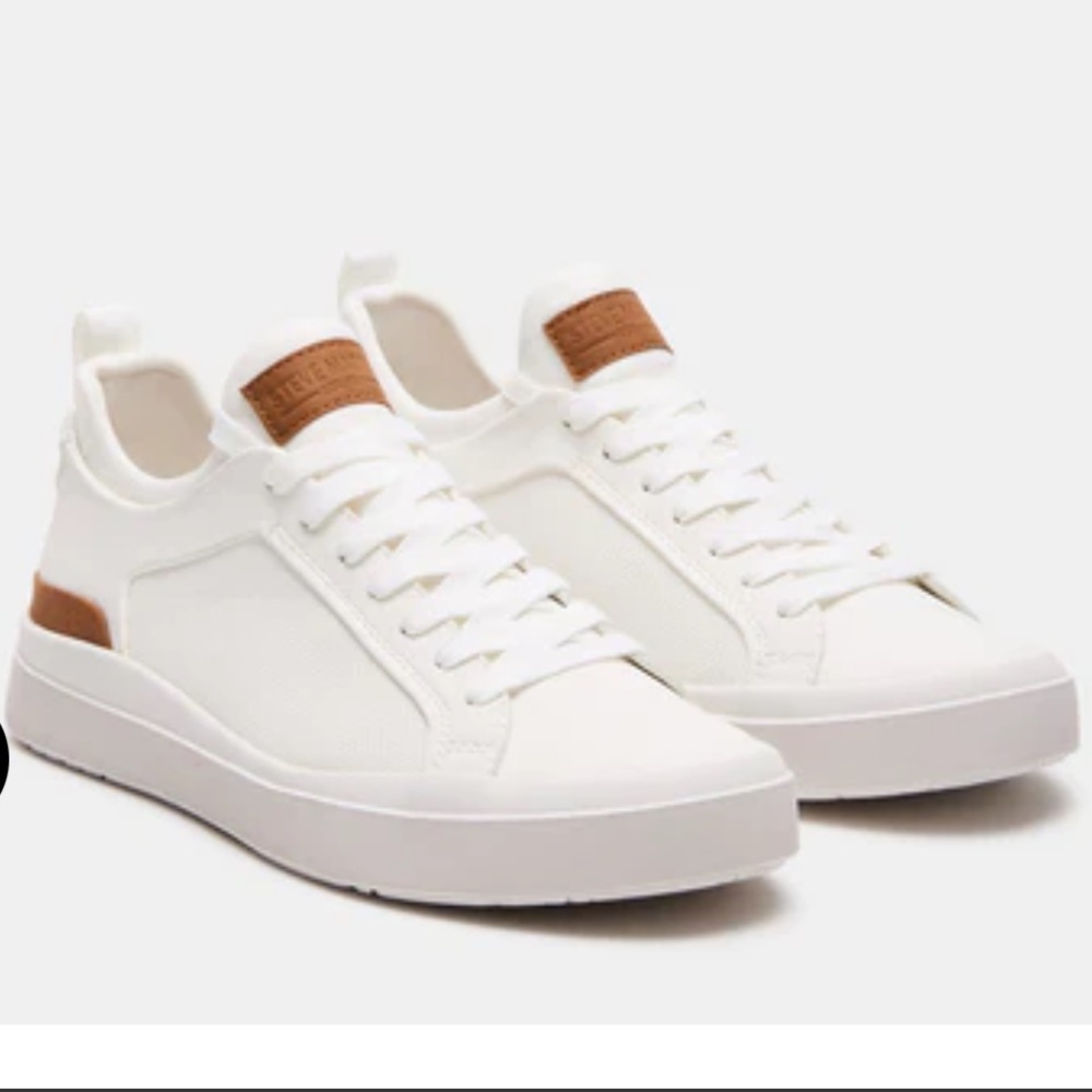 Men’s Dack Steve Madden size 9 white and tan sneakers shoes